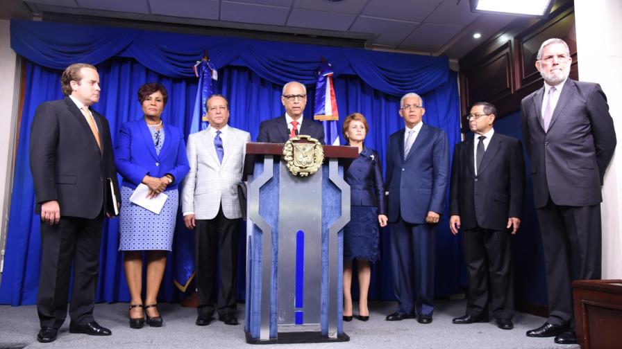 Miembros del Consejo Nacional de la Magistratura piden confianza