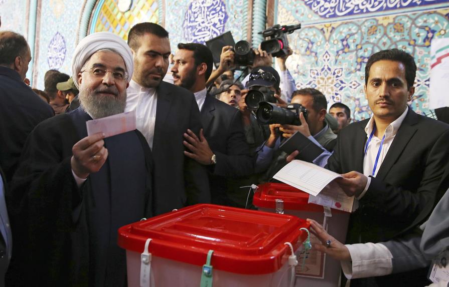 Elecciones presidenciales en Irán registran alta afluencia 