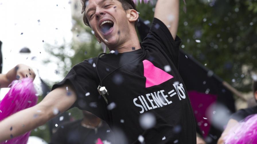 120 beats por minuto, una película desafinada