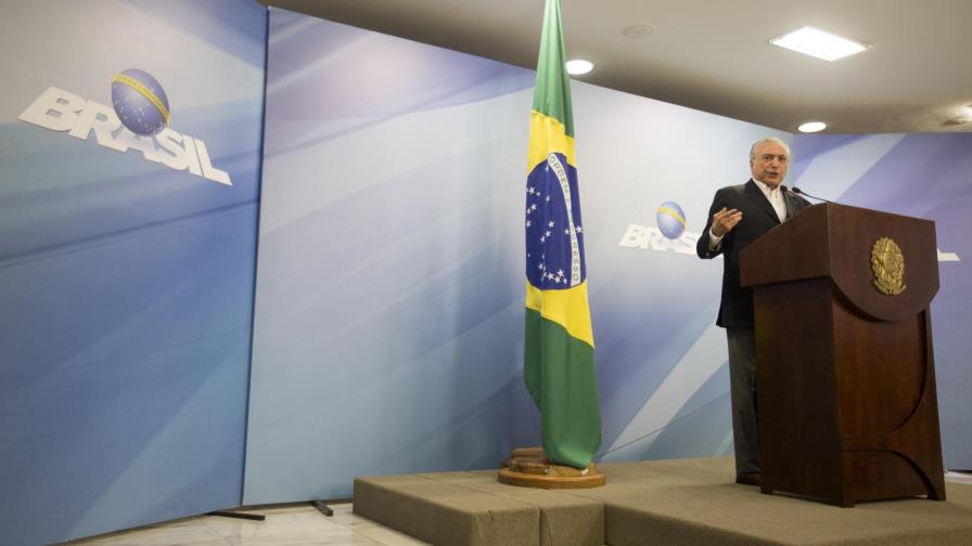 Temer pide la suspensión de investigación por corrupción y obstrucción