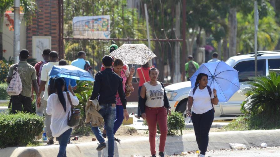 Secuestran por más de 20 horas a embarazada al salir de la UASD