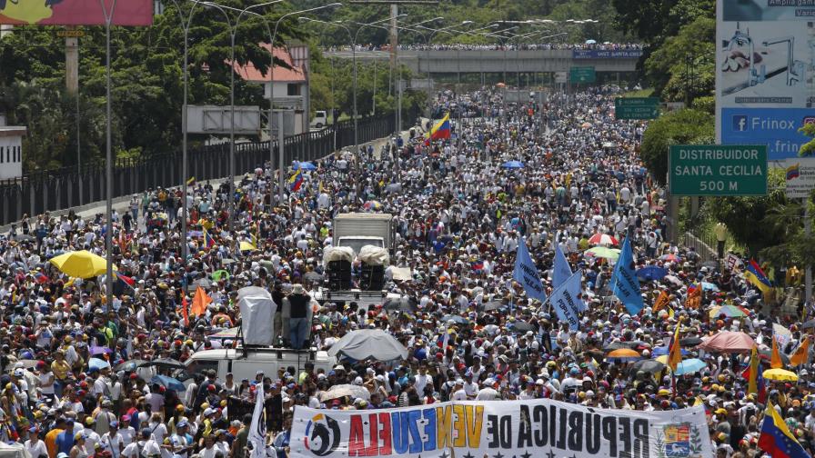 Oposición completa 50 días en las calles con Maduro aferrado a Constituyente