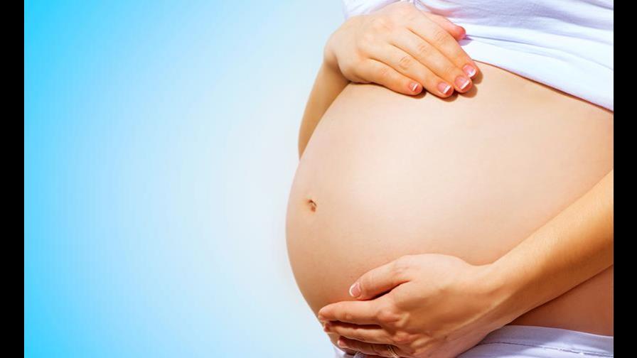 Dos jóvenes reciben con éxito los primeros trasplantes de útero en la India