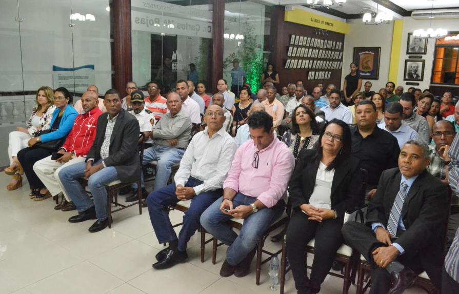  Alcaldía de Moca lanza plan municipal de desarrollo