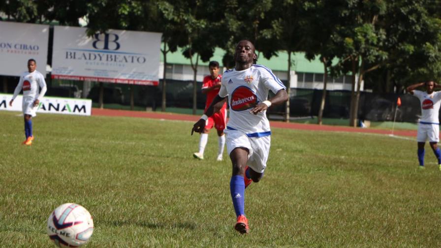 Mercado define con un gol la victoria del Atlético sobre Vega Real