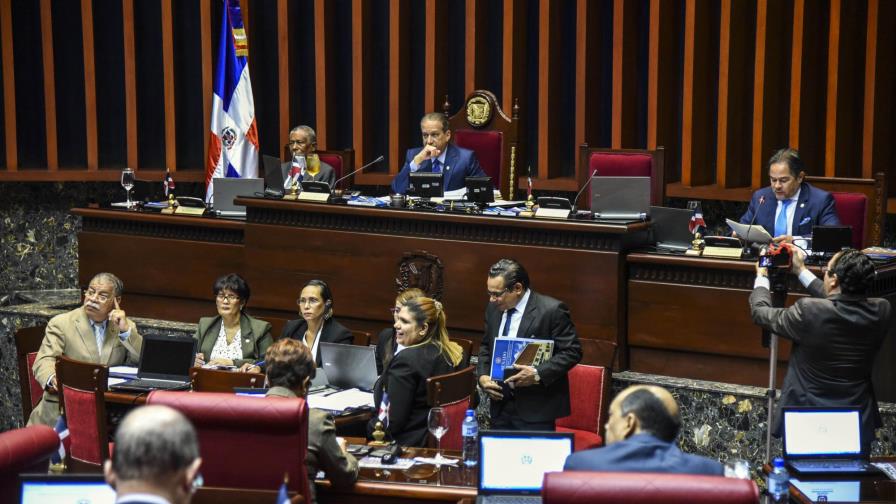 Intereses de legisladores propietarios de bancas chocan con Ley de Lavado Intereses de legisladores propietarios de bancas chocan con Ley de Lavado