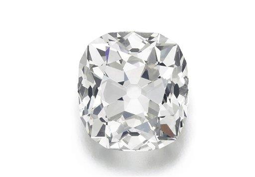 Subastarán anillo de diamante comprado en mercado de pulgas por 15 dólares
