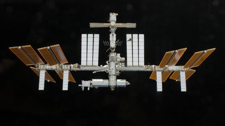 Astronautas de EE.UU. preparan reparación de emergencia de Estación Espacial