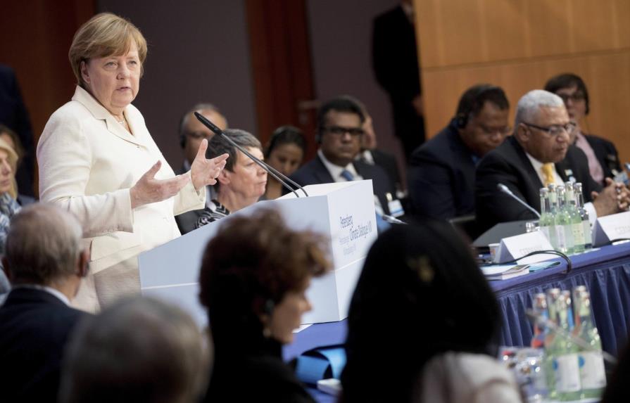 Merkel urge a todos los países a contribuir en lucha contra cambio climático 
