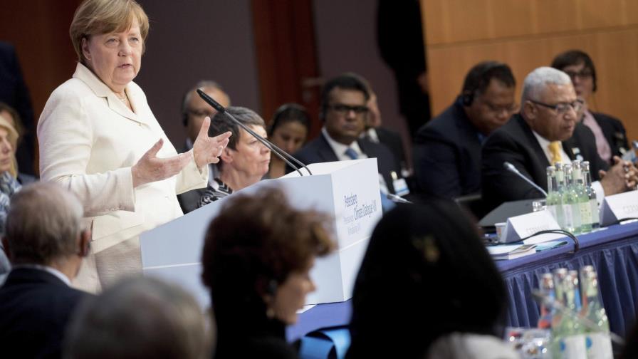Merkel urge a todos los países a contribuir en lucha contra cambio climático 