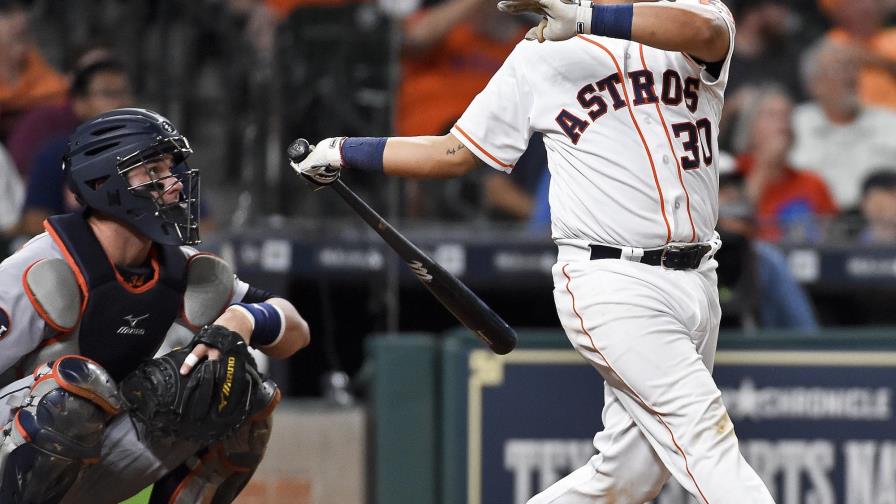 Jonrones de Centeno y Gurriel ayudan en victoria de Astros 
