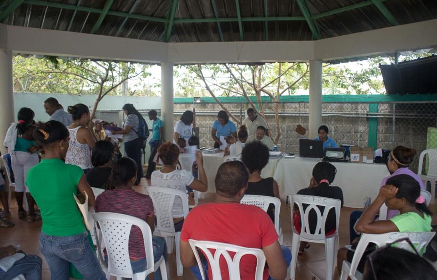 JCE e Inaipi dotan a niños de actas de nacimiento en el Gran Santo Domingo