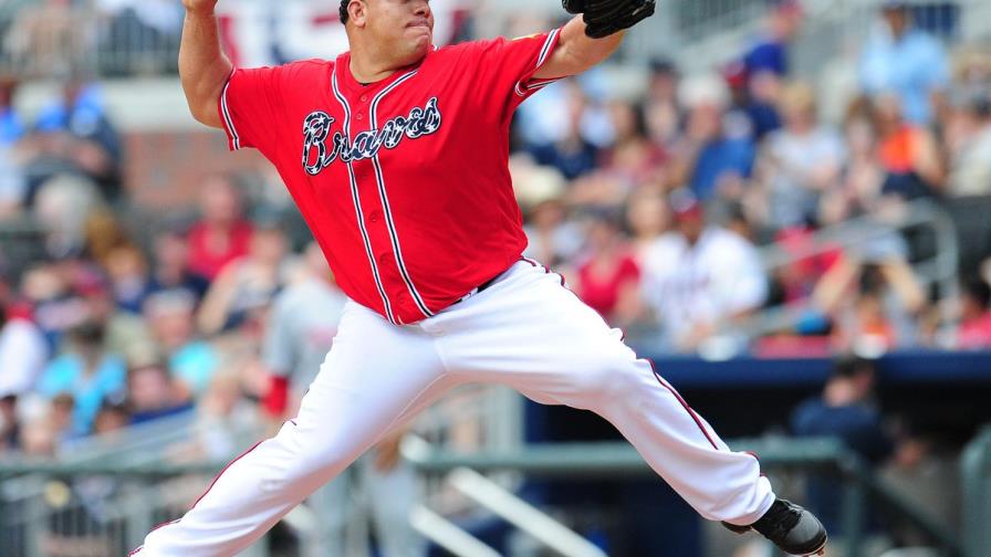 Al llegar a los 44 años, Bartolo Colón se codea con los mejores de su país