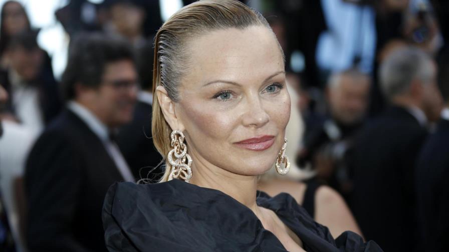 Pamela Anderson sorprende con su nuevo aspecto 