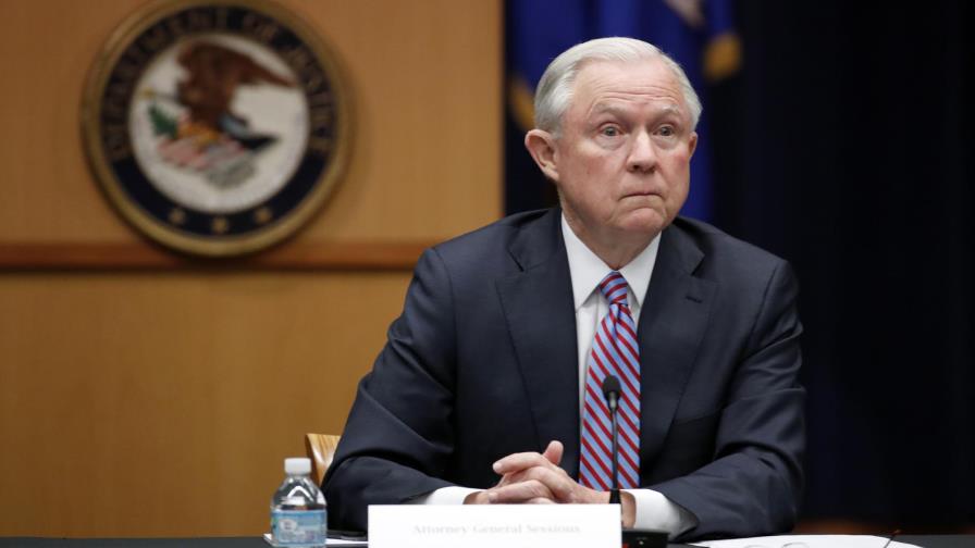 El fiscal general de EE.UU. escondió al Gobierno sus contactos con Rusia