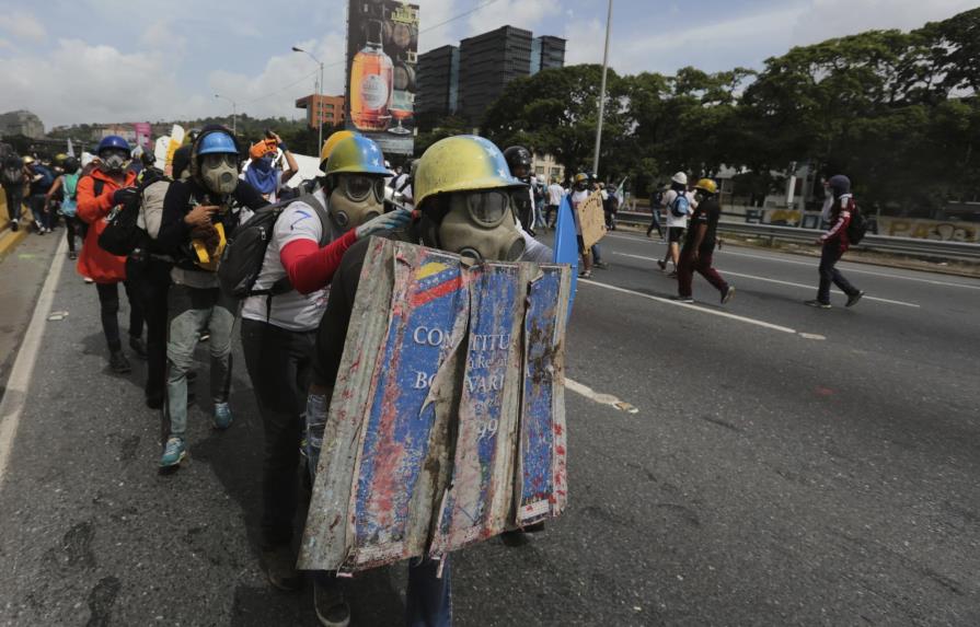 Más de 500 dominicanos en Venezuela quieren volver al país por la crisis