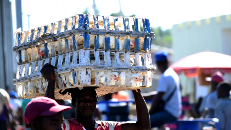 Dominicanos acusan a empresarios haitianos de bloquear productos criollos por Dajabón Dominicanos acusan a empresarios haitianos de bloquear productos criollos por Dajabón