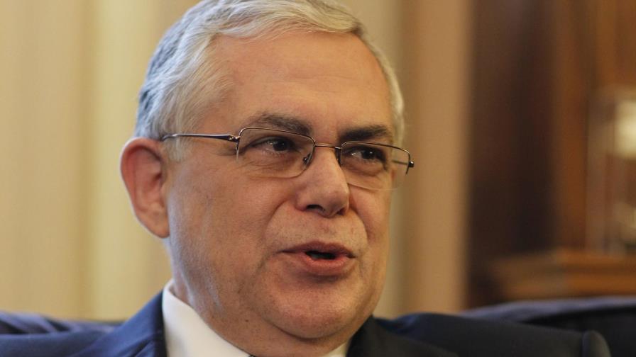 Ex primer ministro griego resulta herido en atentado 