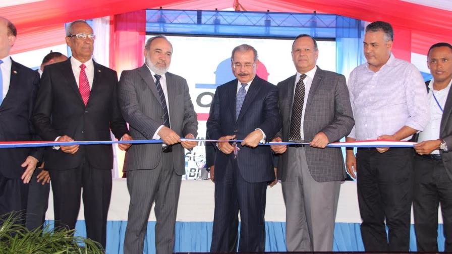 Medina inaugura centro de atención primaria en Samaná Medina inaugura centro de atención primaria en Samaná