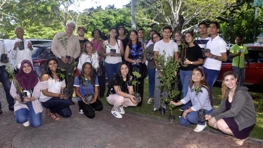 Jardín Botánico y Unibe conmemoran Día Mundial de la Biodiversidad Jardín Botánico y Unibe conmemoran Día Mundial de la Biodiversidad