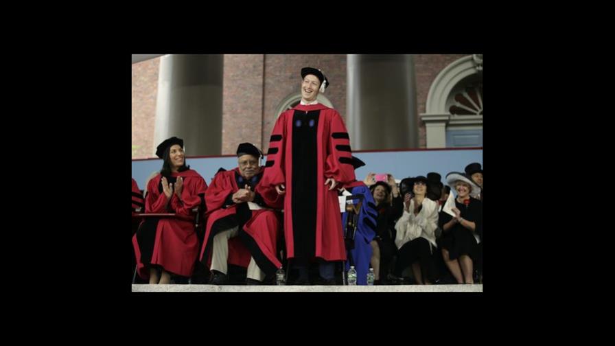 En Harvard, Zuckerberg pide crear un mundo con un propósito 