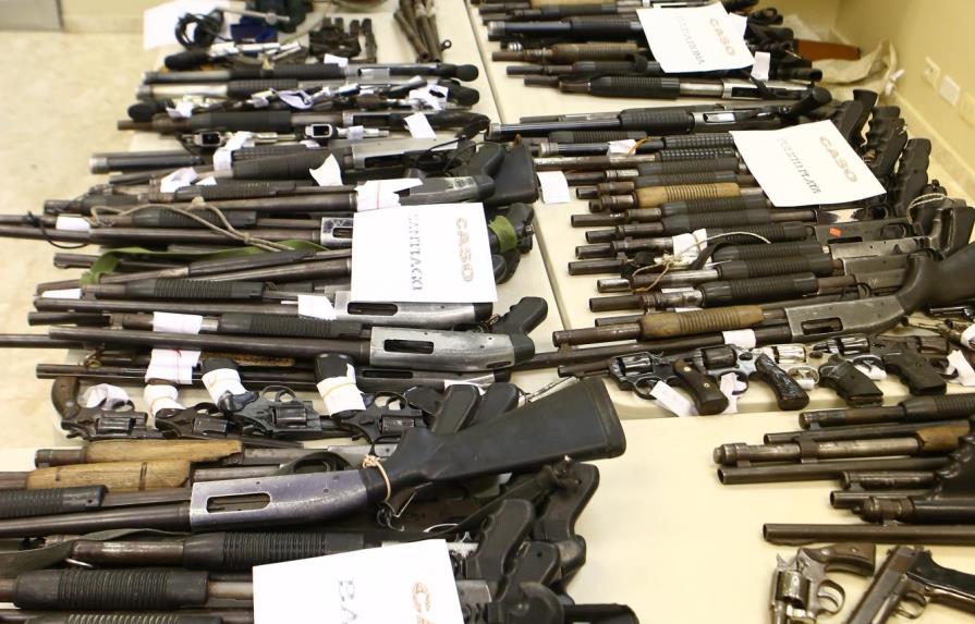 Incautan más de un centenar de armas sin documentos a compañía de seguridad