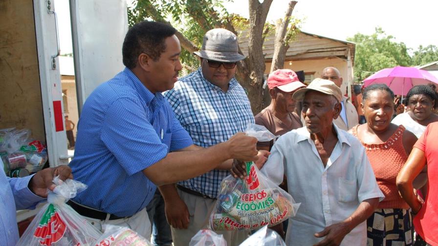 Gobierno entrega 2,500 raciones crudas de alimentos en el interior del país