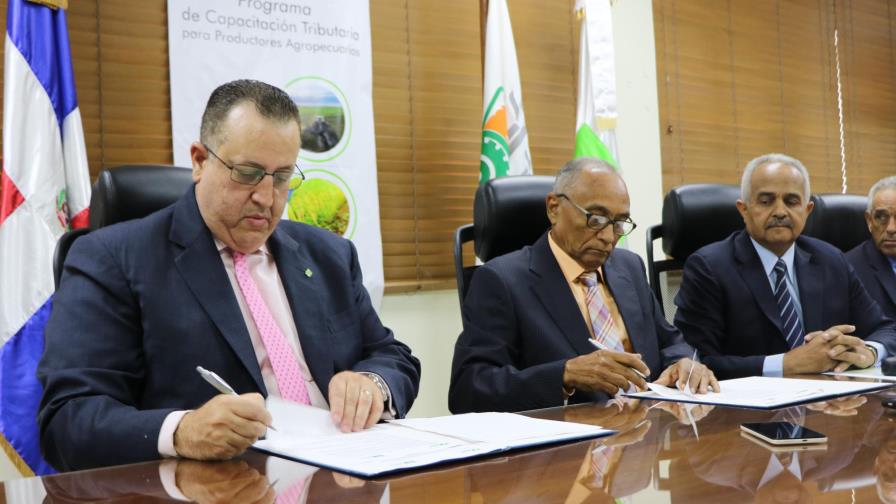 Impuestos Internos recauda unos RD$130,000 millones en primeros cinco meses Impuestos Internos recauda unos RD$130,000 millones en primeros cinco meses