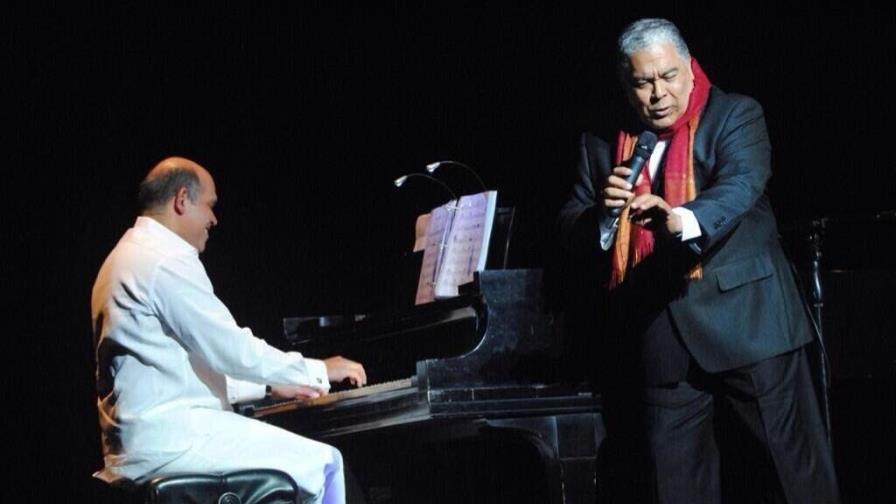 Danny Rivera le canta a Mamá