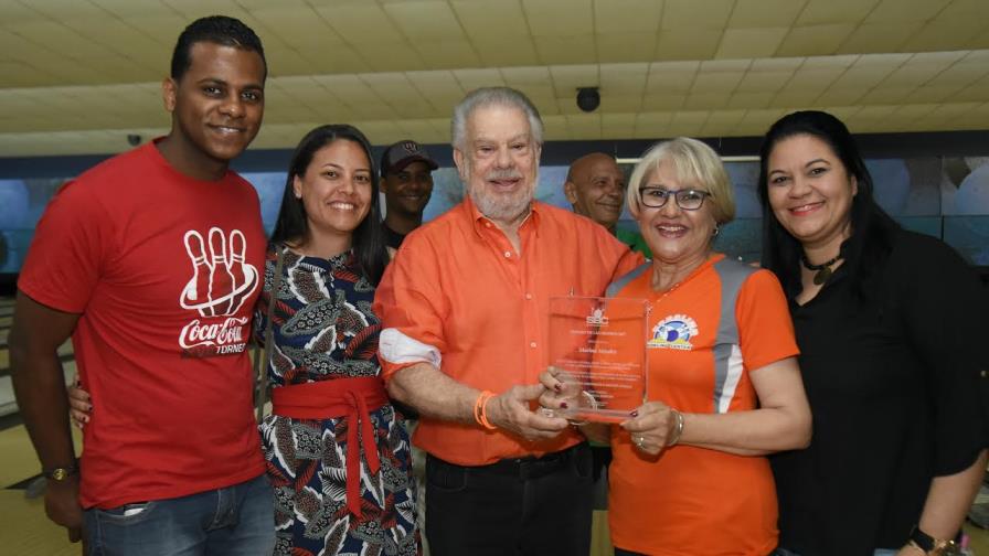 Inician torneo de boliche de las Madres 