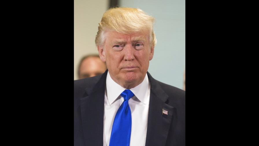 Trump vuelve a Estados Unidos con la trama rusa en plena efervescencia