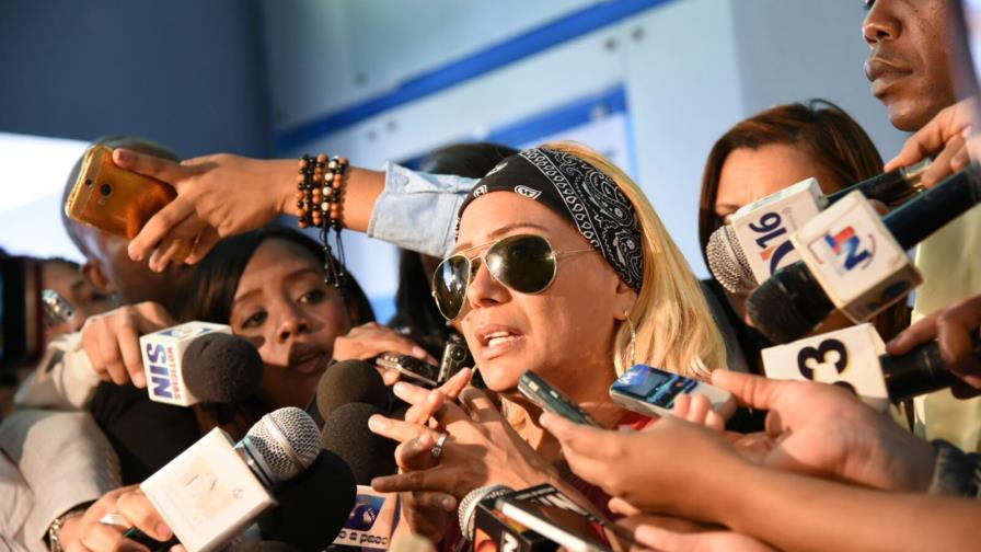 Policía dice que investiga muerte de madre de compañero de John Percival 