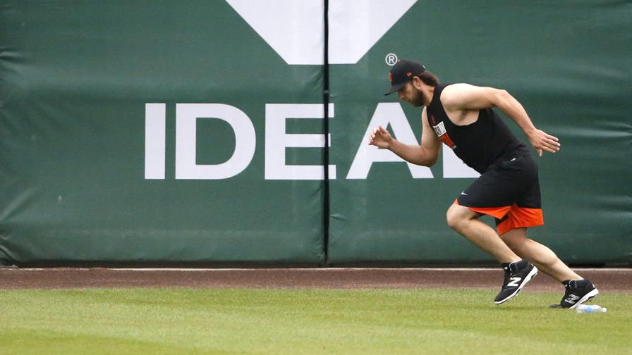 Madison Bumgarner comenzaría a lanzar en entrenamientos a partir de este viernes