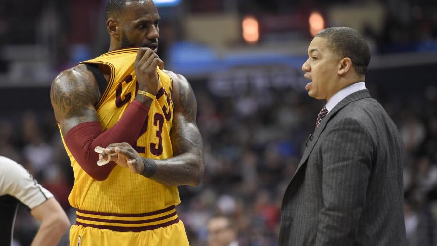 Entrenador de Cavs sabe conservar la serenidad en el caos 