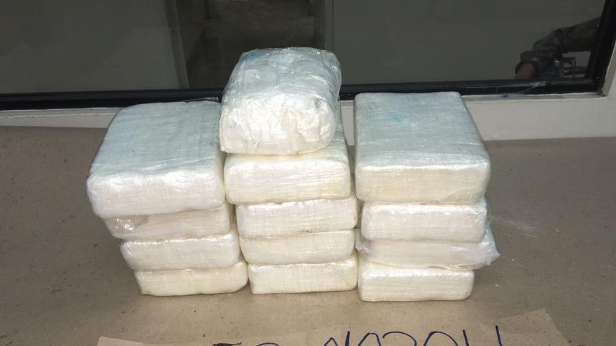 DNCD apresa a cinco hombres y ocupa 25 kilos de droga 