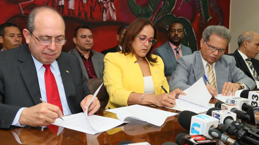 Sociedades médicas y las ARS logran acuerdo contractual