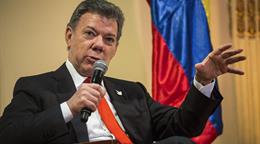 Juan Manuel Santos alerta sobre deterioro de la democracia global y pide fortalecer multilateralismo