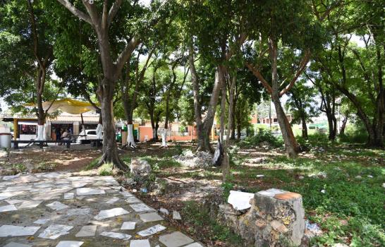 Vecinos de Villa Carmen exigen se les haga parque