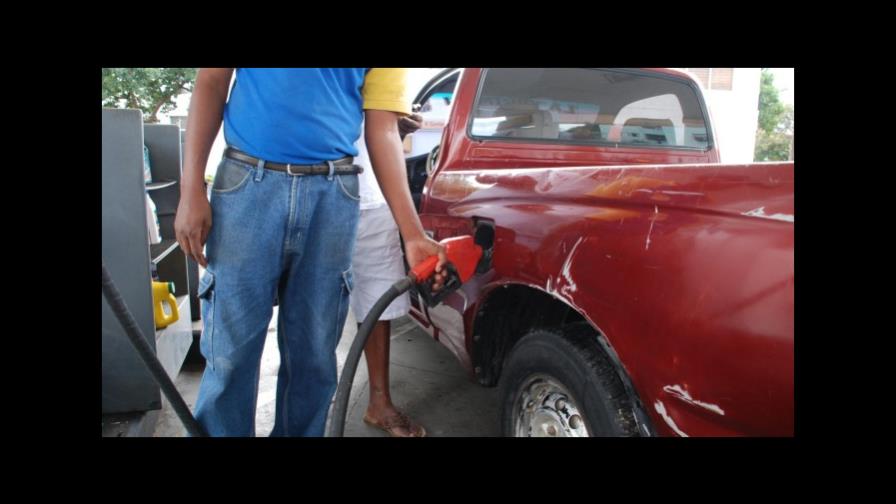 Gasolina y gasoil bajan hasta RD$1.50; avtur y kerosene suben RD$3.00