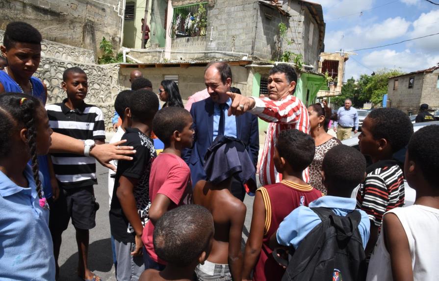 Francia se interesa por vulnerabilidad en municipio Santo Domingo Oeste
