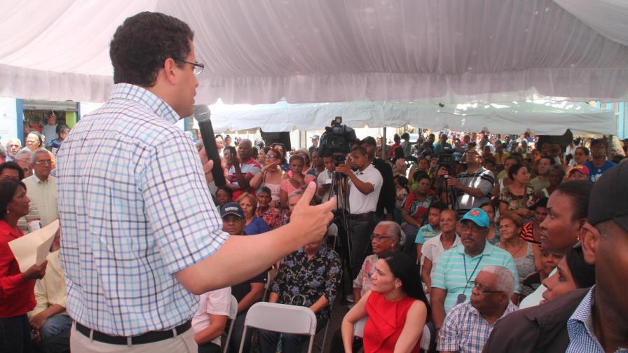 Alcalde David Collado promete atender necesidades de los barrios de la ciudad Alcalde David Collado promete atender necesidades de los barrios de la ciudad