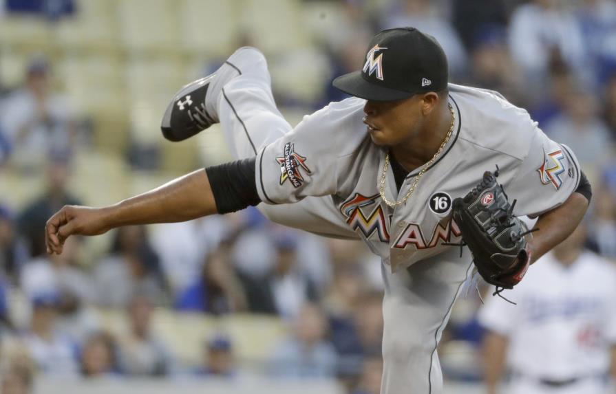 Edinson Volquez lanza partido sin hit en el cumpleaños de Yordano Ventura