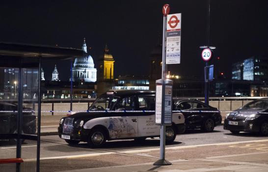 La Policía dice que dos incidentes de Londres son actos terroristas
