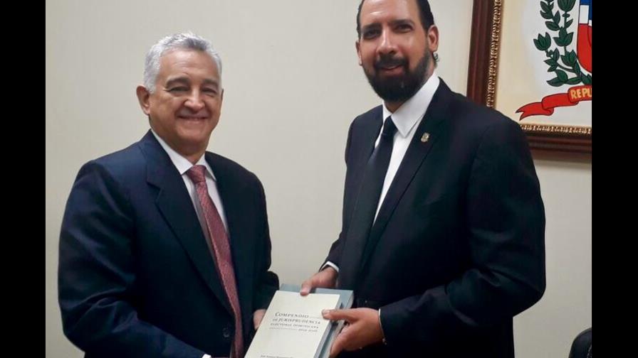 Juez Hernández Peguero rechaza cambios en filiación del Código Civil