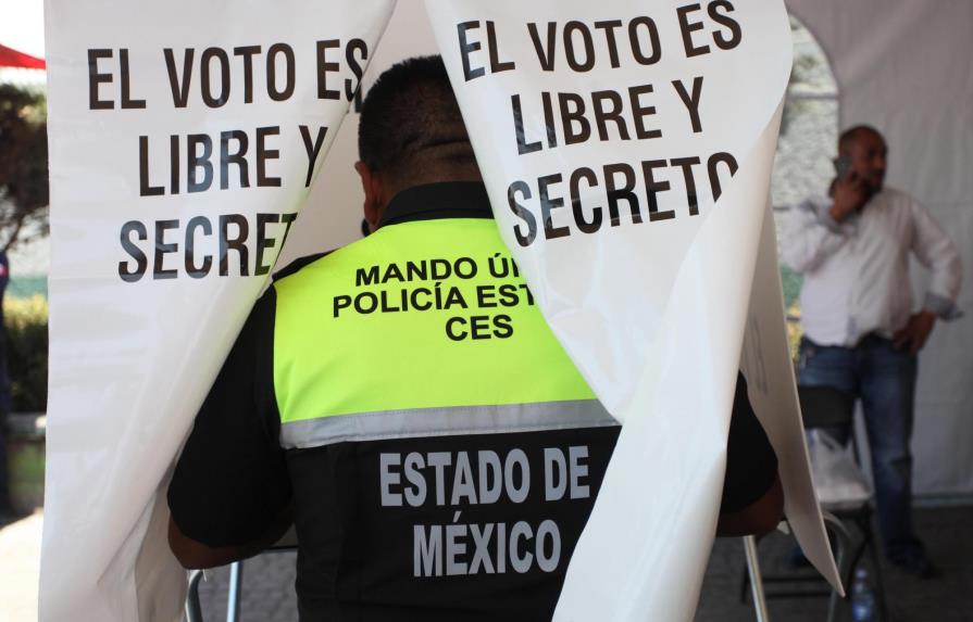 Los dos candidatos líderes claman victoria en crucial elección en el Estado de México
