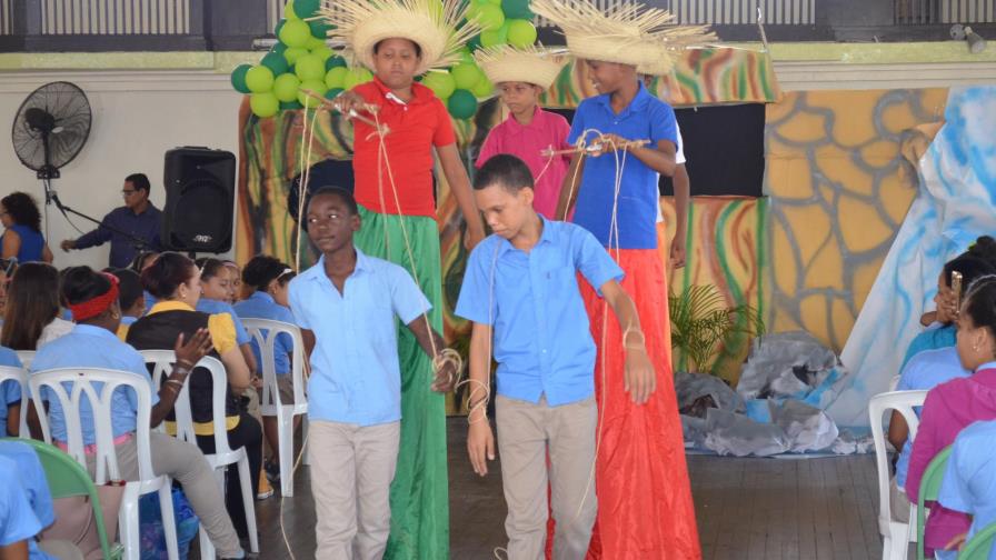 Casa Abierta de San Francisco de Macorís realiza festival de teatro de títeres Casa Abierta de San Francisco de Macorís realiza festival de teatro de títeres