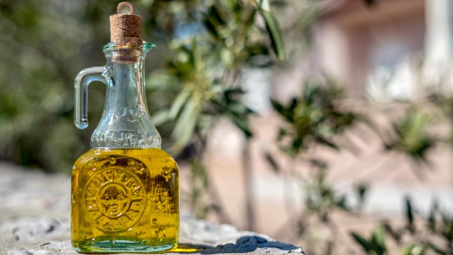 Aceite de oliva, tesoro mediterráneo Aceite de oliva, tesoro mediterráneo