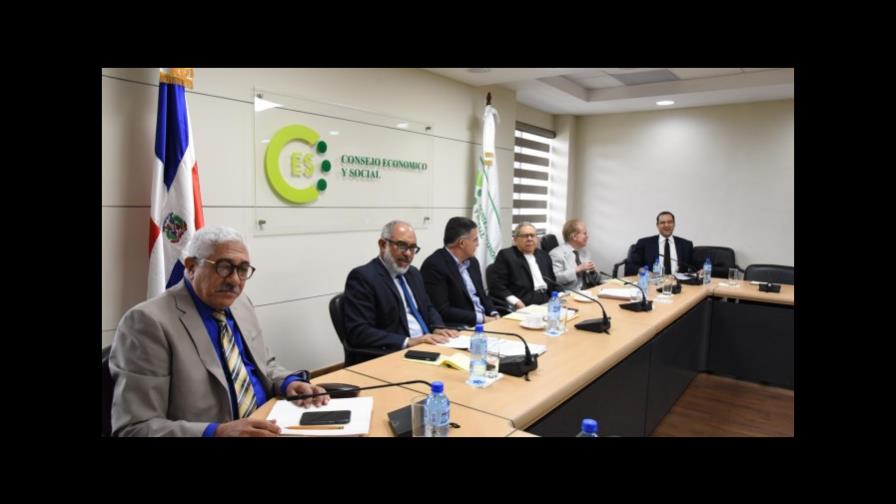 La comisión que investiga licitación de Punta Catalina se reúne hoy