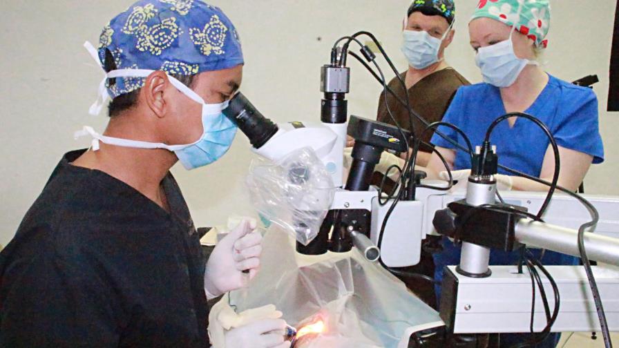 Operan con éxito más de cien personas de catarata en Moca Operan con éxito más de cien personas de catarata en Moca