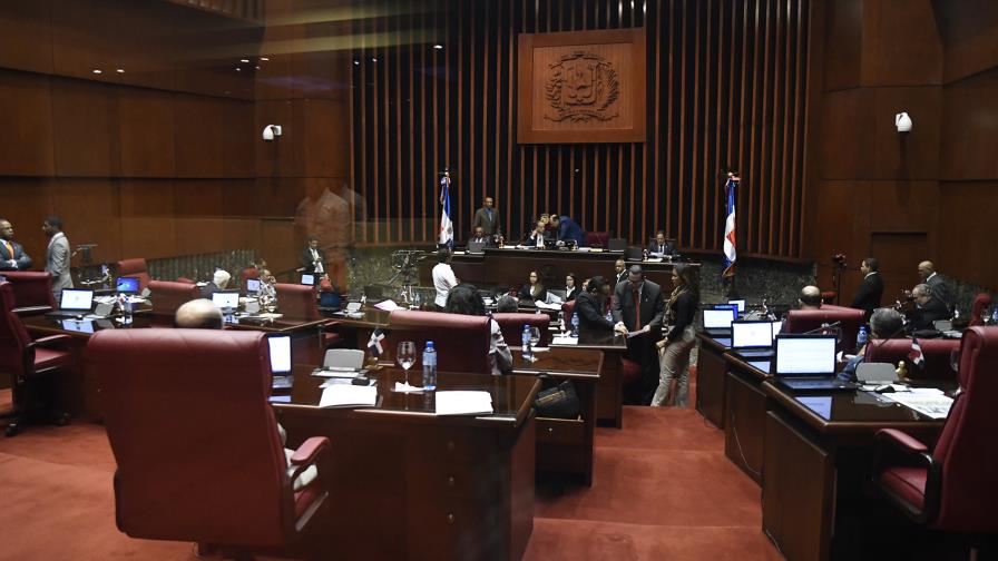 Comisión Senado no toma decisión sobre despojo inmunidad Galán y Valentín